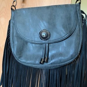 Fringe shoulder bag